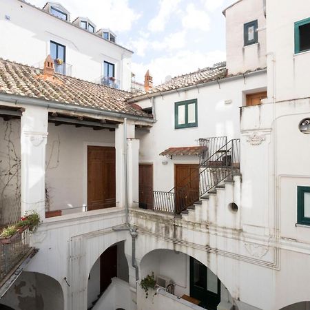 Qu4Ttro I Domo House Διαμέρισμα Σαλέρνο Εξωτερικό φωτογραφία